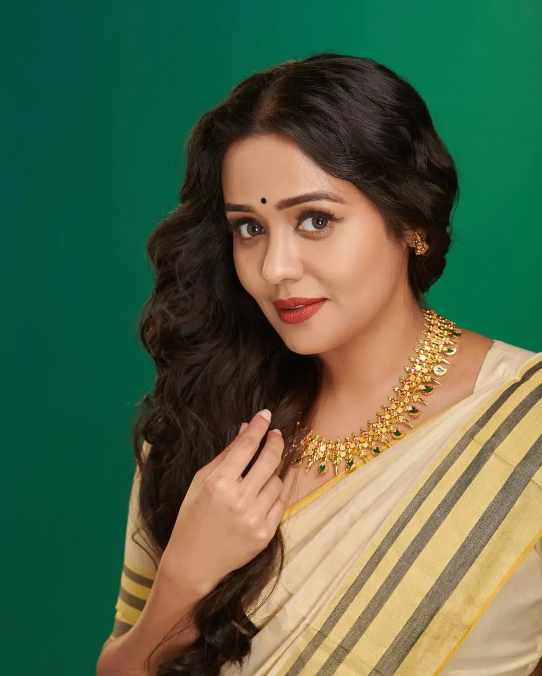 BEAUTIFUL INDIAN ACTRESS ANANYA IN YELLOW SAREE 2